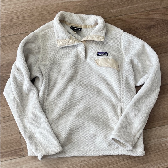 White Patagonia Jacket - Picture 1 of 4